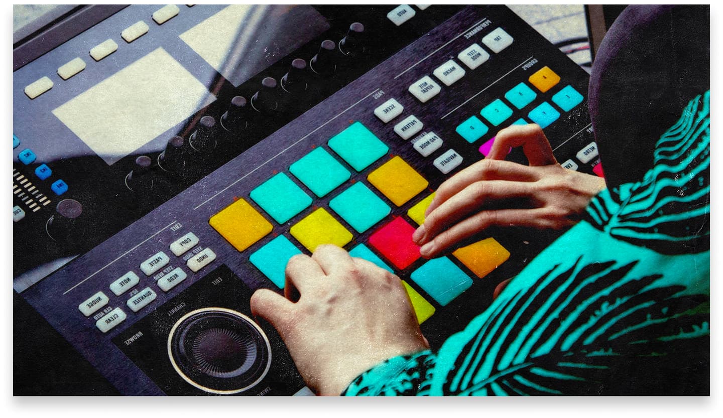 <a href="https://blog-dev.landr.com/50-best-midi-controllers/">Read - The 50 Best MIDI Keyboards & Controllersin the World Today</a>