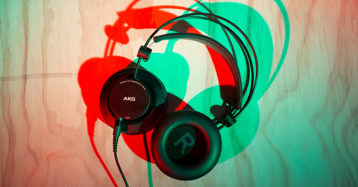 https://blog-dev.landr.com/wp-content/uploads/2019/06/AKG-K275-7.jpg